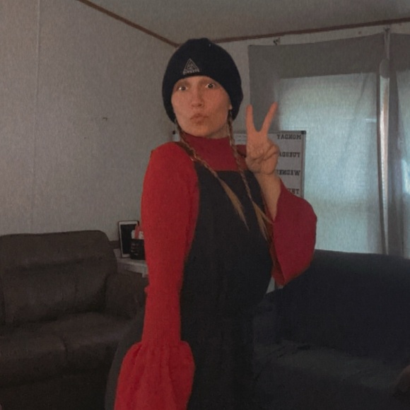 Meet your Posher, Drew ✨ - Picture 1 of 3